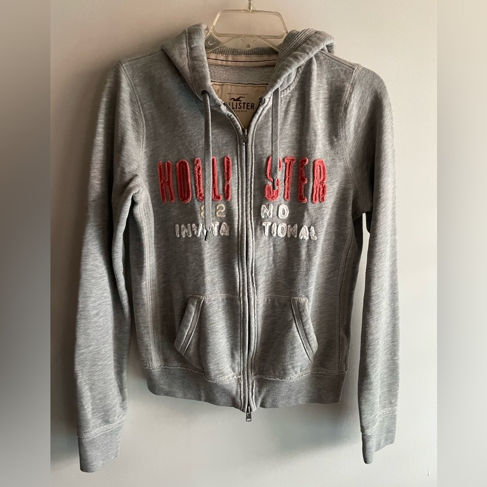 Hollister zip hoodie -size L